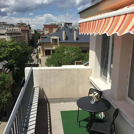 Rooftop Oscar בית הארחה