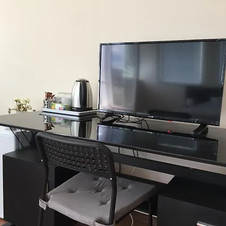 בית הארחה Rooftop Oscar 2*