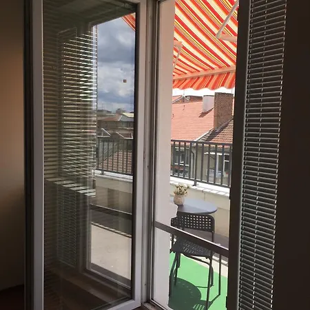 בית הארחה Rooftop Oscar סופיה